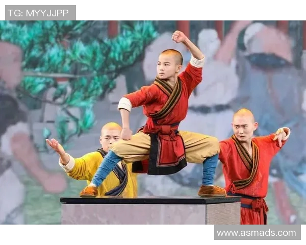 少林足球明星展现独特舞姿融合武术与舞蹈的精彩瞬间